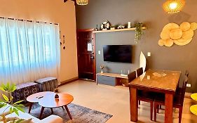 Linda casa em Juquehy a 150 metros da praia!! Casa em condomínio!